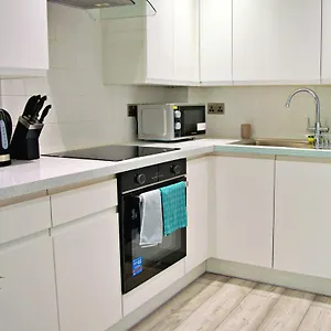 beautiful-flat-in-london-close-to-canary-wharf-excel.brighton-hotels-england.com/